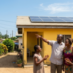 Famille gabonaise installation panneaux solaires